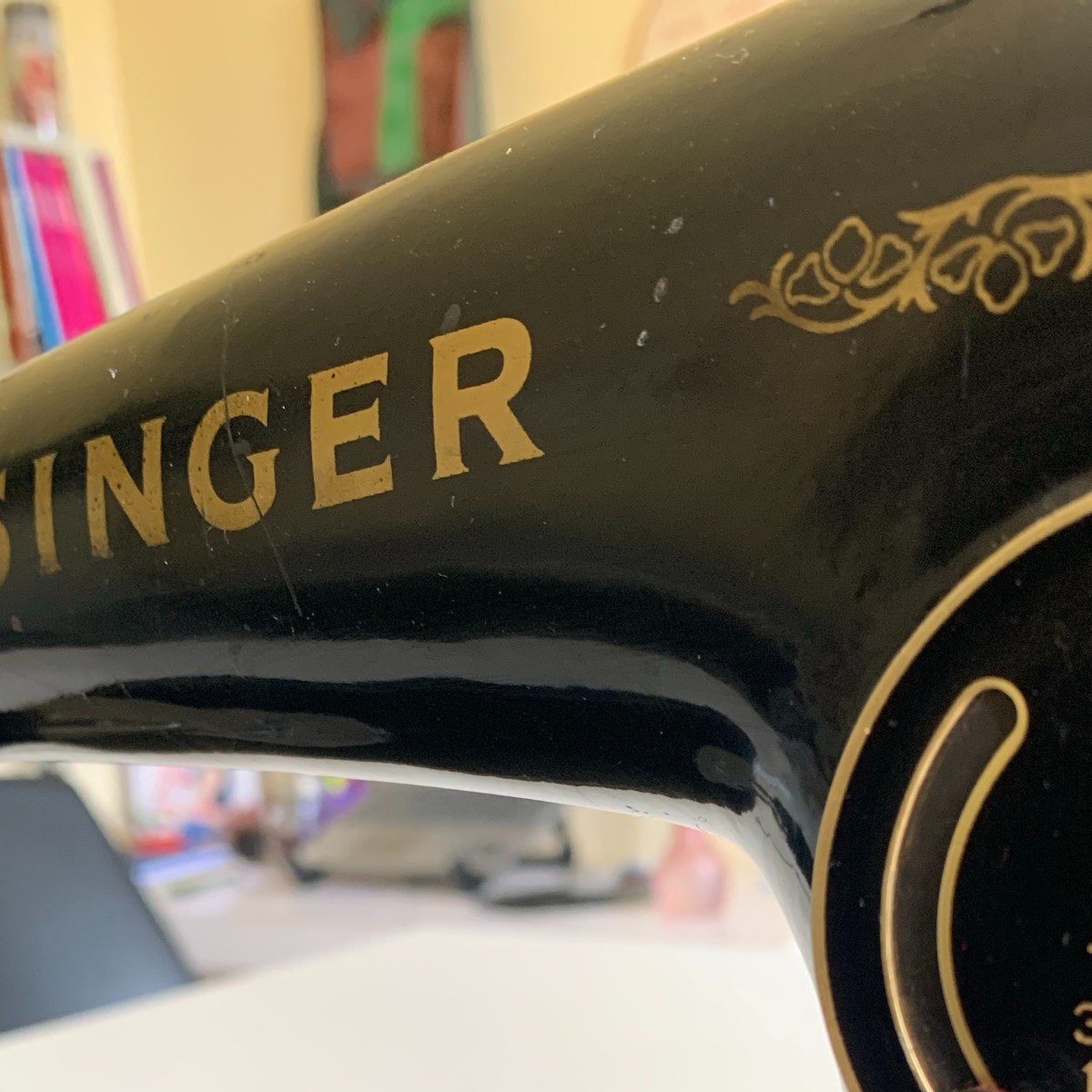 Quantos anos tem a sua máquina de costura antiga da&nbsp;Singer?